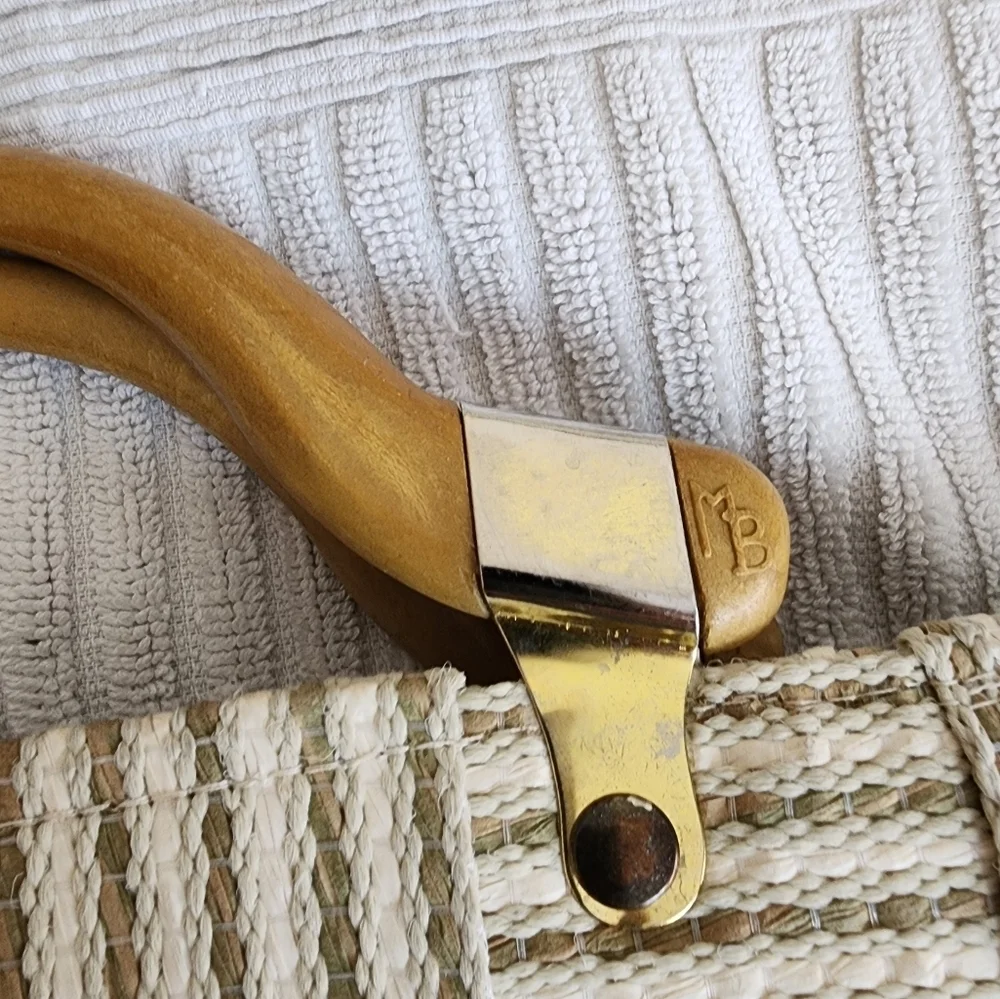 Carabella Vintage Italian Woven Cream Color Wooden Handle Women's Bag